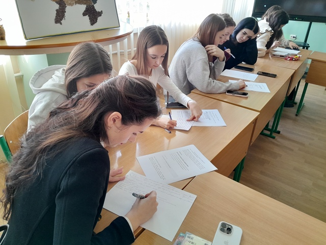 Вчимося активно, вирішуючи кейси у ролі детективів